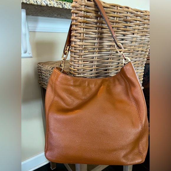 Michael Kors leather bag gold handle & hardware - Picture 1 of 16